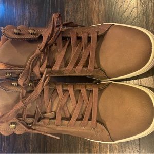 Men’s Size 9 Goodfellow Sneaker Boots.